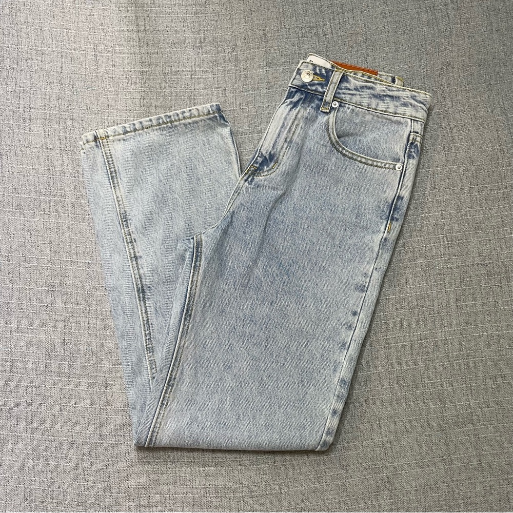 Princess Polly Distressed Straight Leg Jean Size 4 in Light Wash